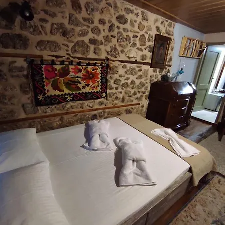 Bayiri Petit 4* Litóchoron