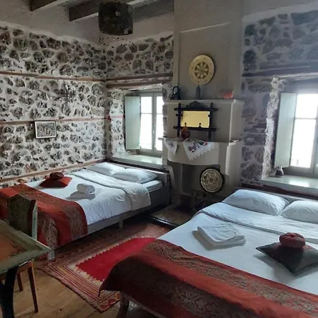 Bayiri Petit Pensión 4*