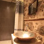בית הארחה Bayiri Petit 4*